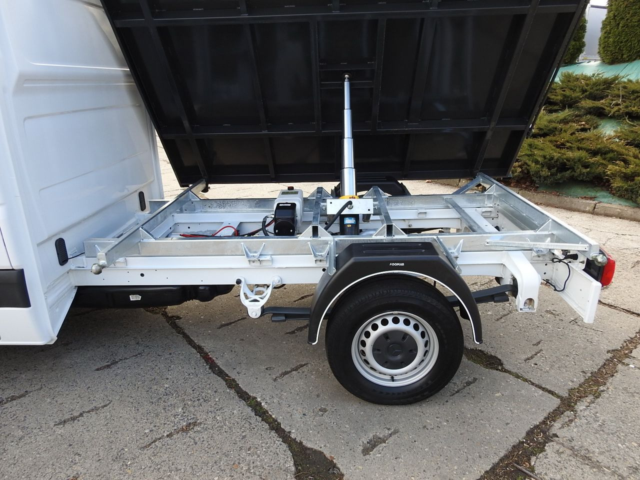 Малотоннажный самосвал MERCEDES SPRINTER 316 THREE-WAY TIPPER CRUISE CONTROL AUTOMATIC TRANSMISSION AIR CONDITIONING 160HP: фото 19 Малотоннажный самосвал MERCEDES SPRINTER 316 THREE-WAY TIPPER CRUISE CONTROL AUTOMATIC TRANSMISSION AIR CONDITIONING 160HP: фото 19