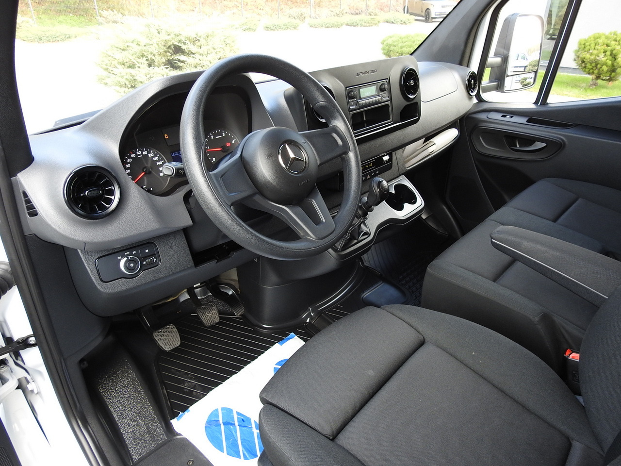 MERCEDES SPRINTER BOX LIFT 8 PALLETS AIR CONDITIONING  150HP - Фургон-рефрижератор: фото 2 MERCEDES SPRINTER BOX LIFT 8 PALLETS AIR CONDITIONING  150HP - Фургон-рефрижератор: фото 2