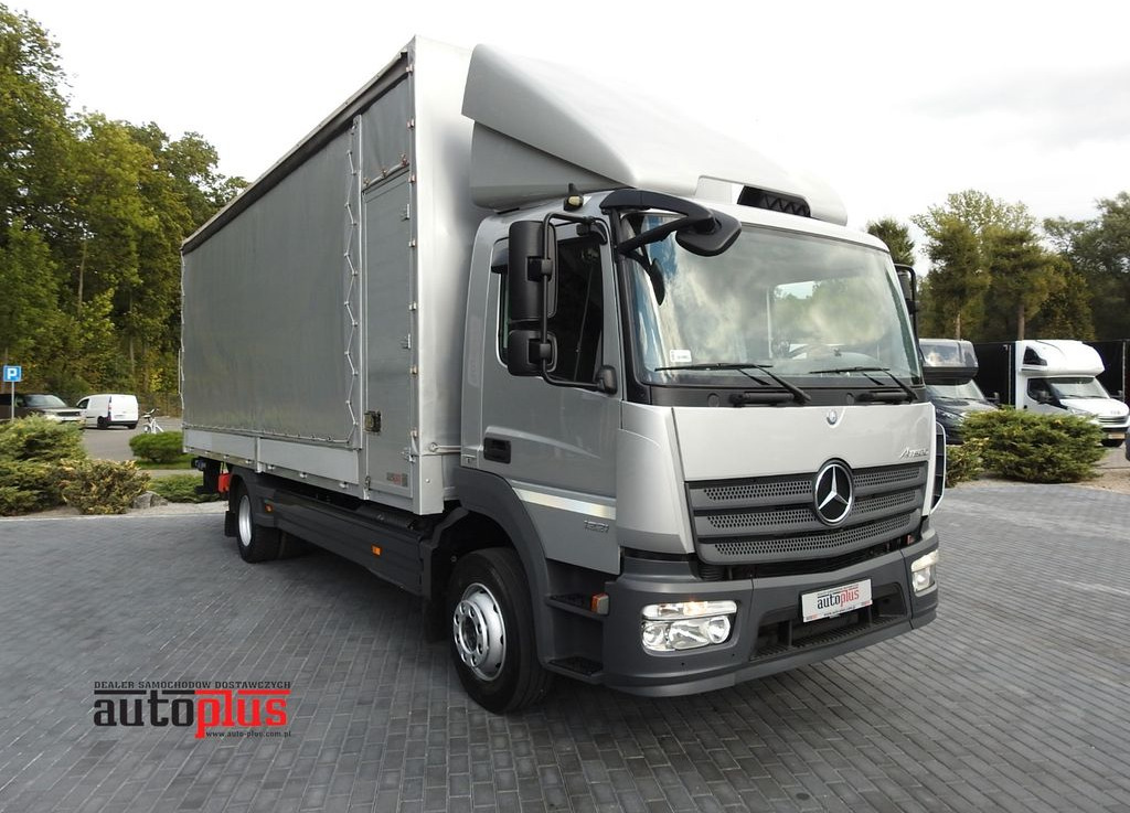Mercedes-Benz ATEGO 1221 PRITSCHE PLANE AUFZUG 16 PALETTEN - Тентованный грузовик: фото 1 Mercedes-Benz ATEGO 1221 PRITSCHE PLANE AUFZUG 16 PALETTEN - Тентованный грузовик: фото 1