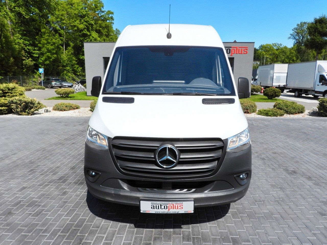 Mercedes-Benz SPRINTER 316 KASTENWAGEN KLIMAANLAGE 165PS Mercedes-Benz SPRINTER 316 KASTENWAGEN KLIMAANLAGE 165PS - Цельнометаллический фургон: фото 5 Mercedes-Benz SPRINTER 316 KASTENWAGEN KLIMAANLAGE 165PS Mercedes-Benz SPRINTER 316 KASTENWAGEN KLIMAANLAGE 165PS - Цельнометаллический фургон: фото 5
