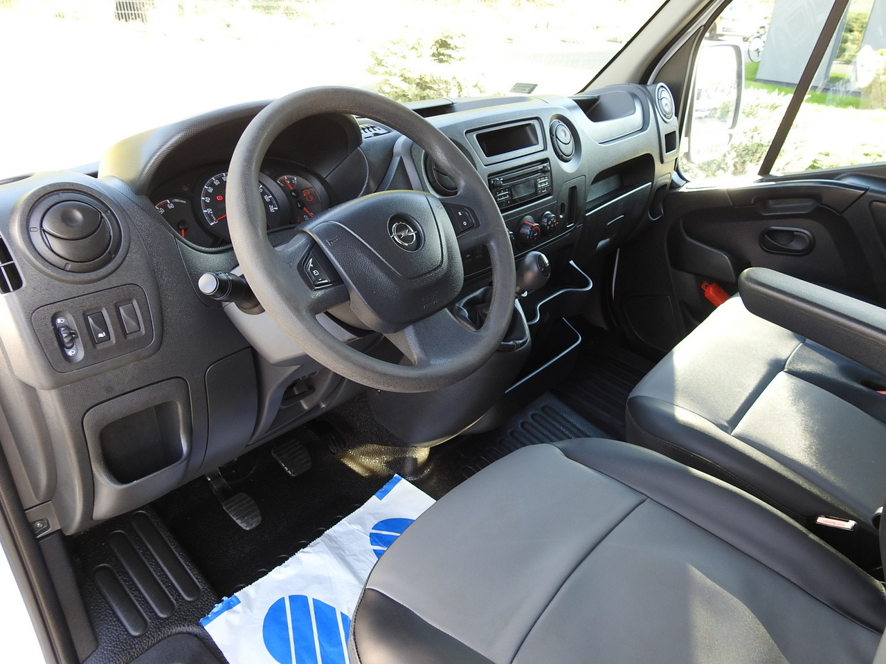 OPEL MOVANO STAKE BODY DOUBLE CABIN DOKA 7 SEATS CRUISE CONTROL AIR CONDITIONING  130HP - Грузопассажирский фургон: фото 2 OPEL MOVANO STAKE BODY DOUBLE CABIN DOKA 7 SEATS CRUISE CONTROL AIR CONDITIONING  130HP - Грузопассажирский фургон: фото 2