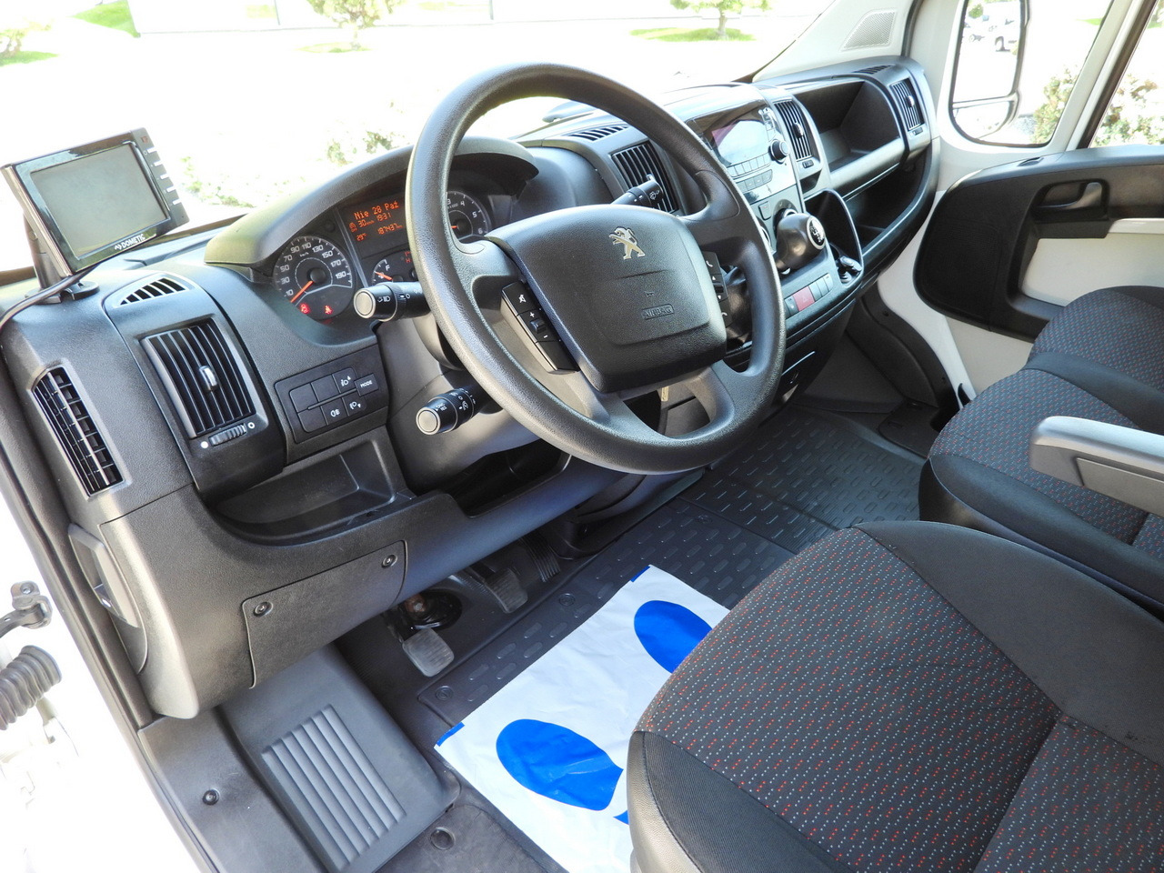 PEUGEOT BOXER BOX LIFT 8 PALLETS CRUISE CONTROL AIR CONDITIONING  130HP - Фургон-рефрижератор: фото 2 PEUGEOT BOXER BOX LIFT 8 PALLETS CRUISE CONTROL AIR CONDITIONING  130HP - Фургон-рефрижератор: фото 2