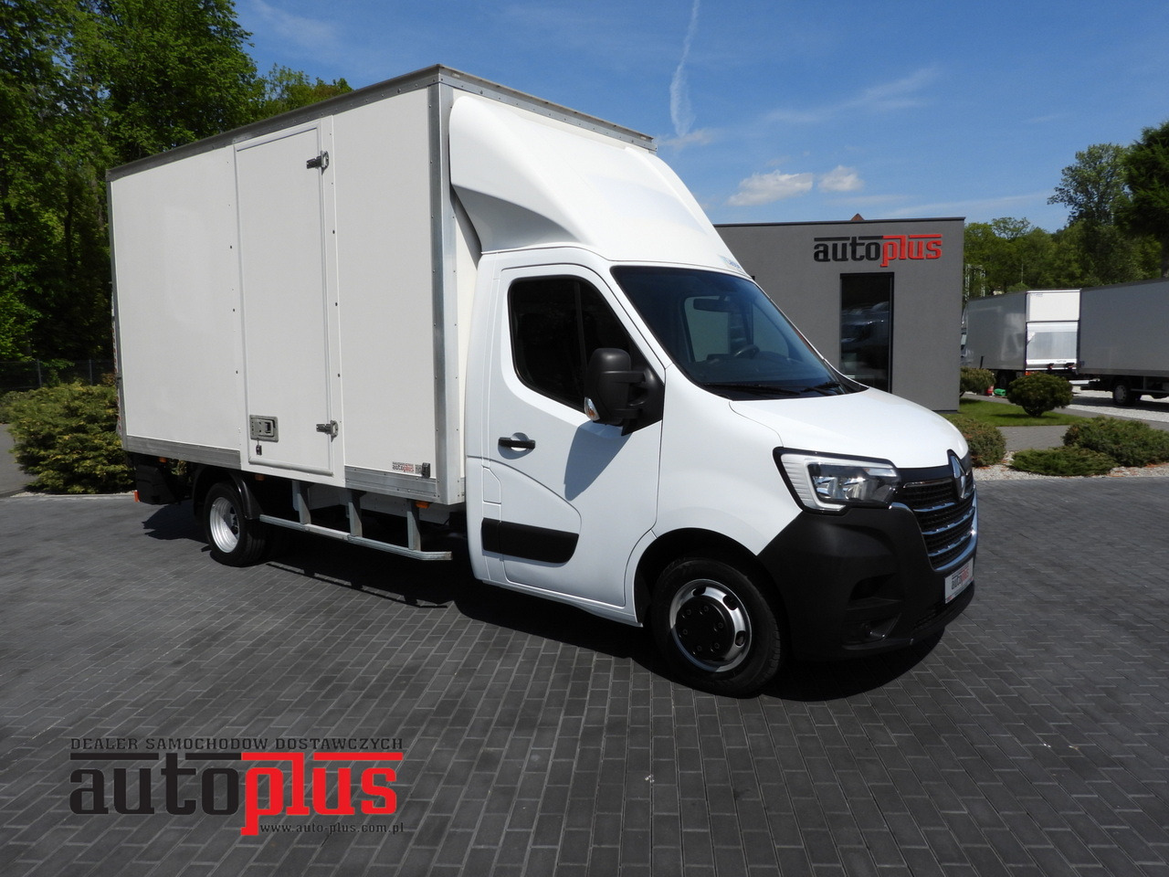 RENAULT MASTER  BOX LIFT 8 PALLETS CRUISE CONTROL NAVIGATION LED LIGHTS TWIN WHEELS AIR CONDITIONING  145HP - Фургон-рефрижератор: фото 1 RENAULT MASTER  BOX LIFT 8 PALLETS CRUISE CONTROL NAVIGATION LED LIGHTS TWIN WHEELS AIR CONDITIONING  145HP - Фургон-рефрижератор: фото 1