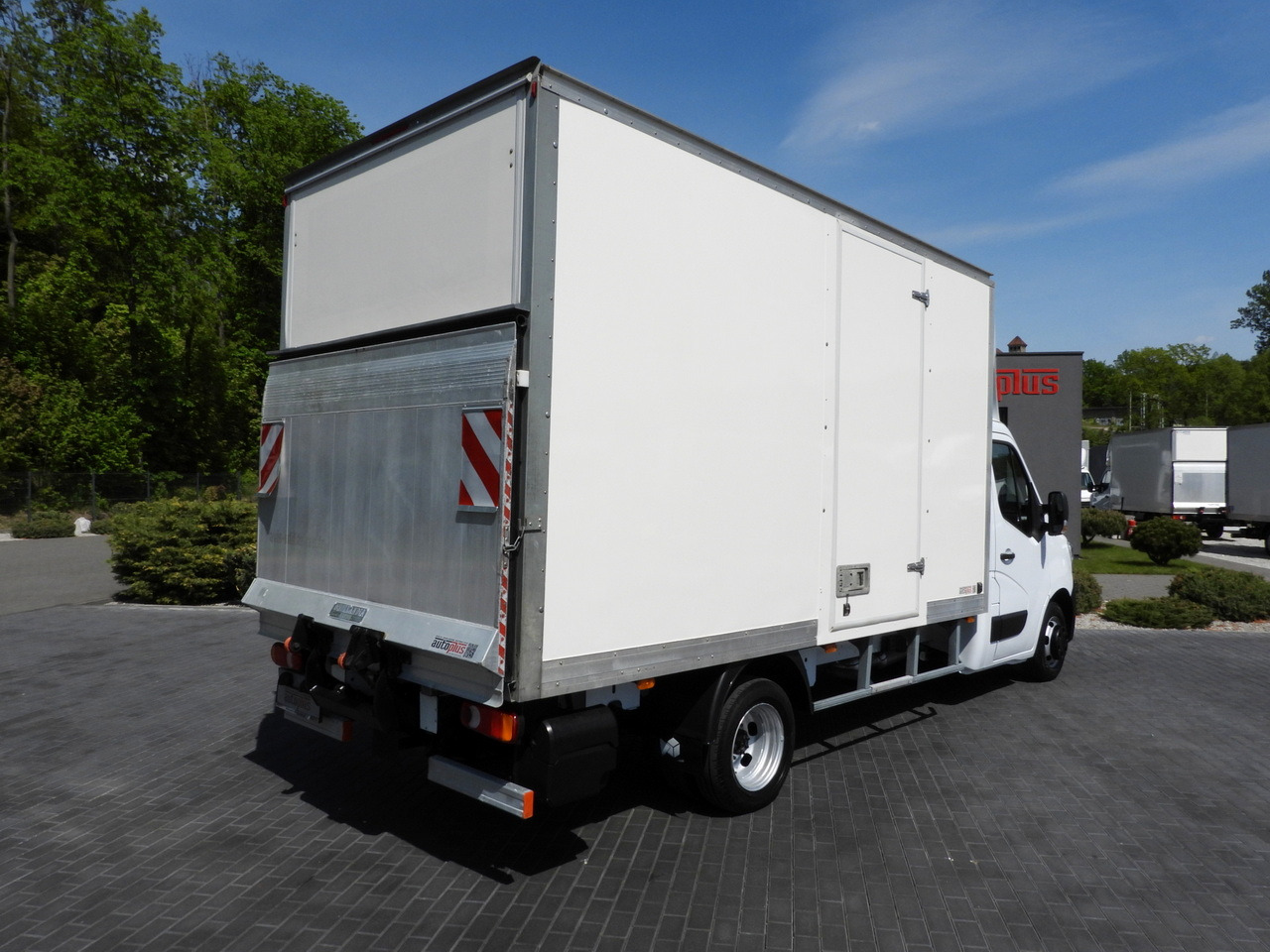 RENAULT MASTER  BOX LIFT 8 PALLETS CRUISE CONTROL NAVIGATION LED LIGHTS TWIN WHEELS AIR CONDITIONING  145HP - Фургон-рефрижератор: фото 3 RENAULT MASTER  BOX LIFT 8 PALLETS CRUISE CONTROL NAVIGATION LED LIGHTS TWIN WHEELS AIR CONDITIONING  145HP - Фургон-рефрижератор: фото 3