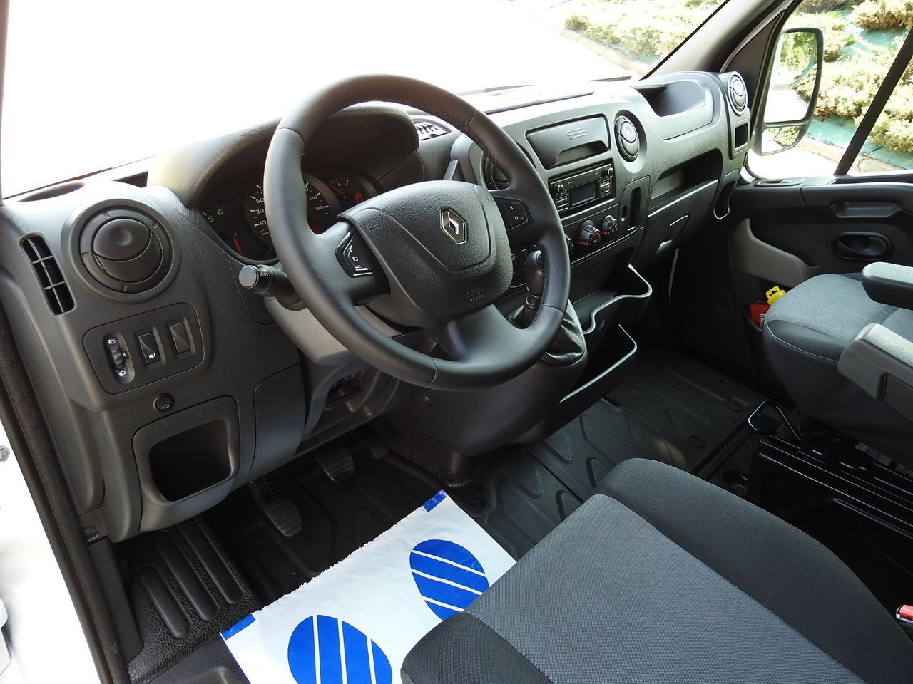 RENAULT MASTER - Тентованный фургон: фото 2 RENAULT MASTER - Тентованный фургон: фото 2