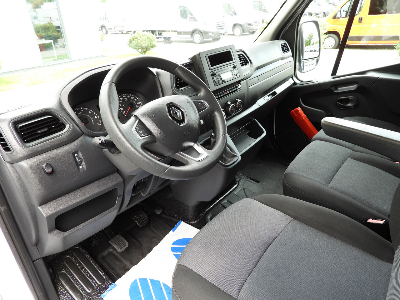 RENAULT MASTER TARPAULIN 10 PALLETS CRUISE CONTROL LED LIGHTS AIR CONDITIONING 165HP - Тентованный фургон: фото 2 RENAULT MASTER TARPAULIN 10 PALLETS CRUISE CONTROL LED LIGHTS AIR CONDITIONING 165HP - Тентованный фургон: фото 2