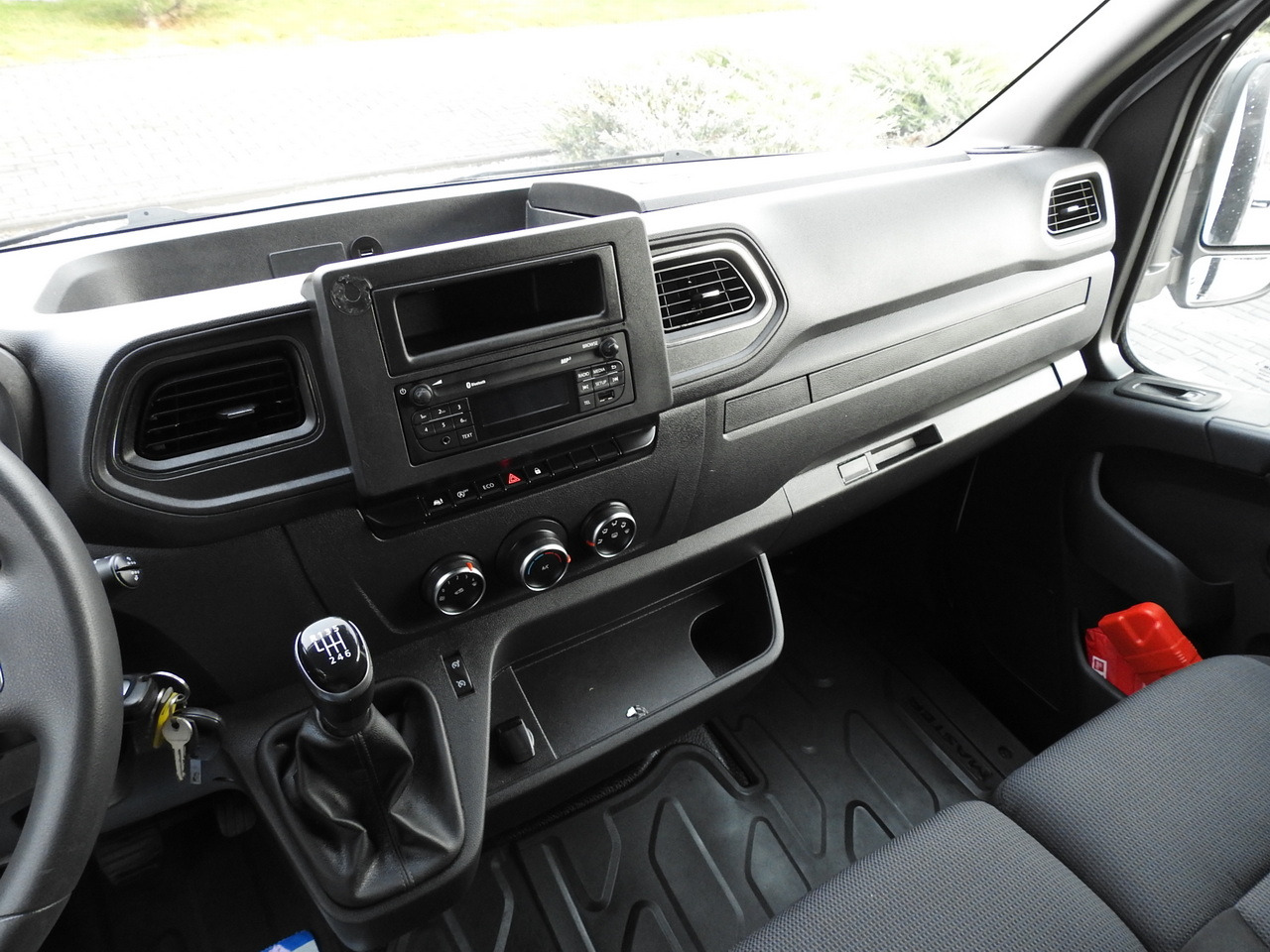 RENAULT MASTER TARPAULIN 10 PALLETS WEBASTO CRUISE CONTROL AIR CONDITIONING LED LIGHTS PNEUMATICS 165HP в лизинг RENAULT MASTER TARPAULIN 10 PALLETS WEBASTO CRUISE CONTROL AIR CONDITIONING LED LIGHTS PNEUMATICS 165HP: фото 34 RENAULT MASTER TARPAULIN 10 PALLETS WEBASTO CRUISE CONTROL AIR CONDITIONING LED LIGHTS PNEUMATICS 165HP в лизинг RENAULT MASTER TARPAULIN 10 PALLETS WEBASTO CRUISE CONTROL AIR CONDITIONING LED LIGHTS PNEUMATICS 165HP: фото 34