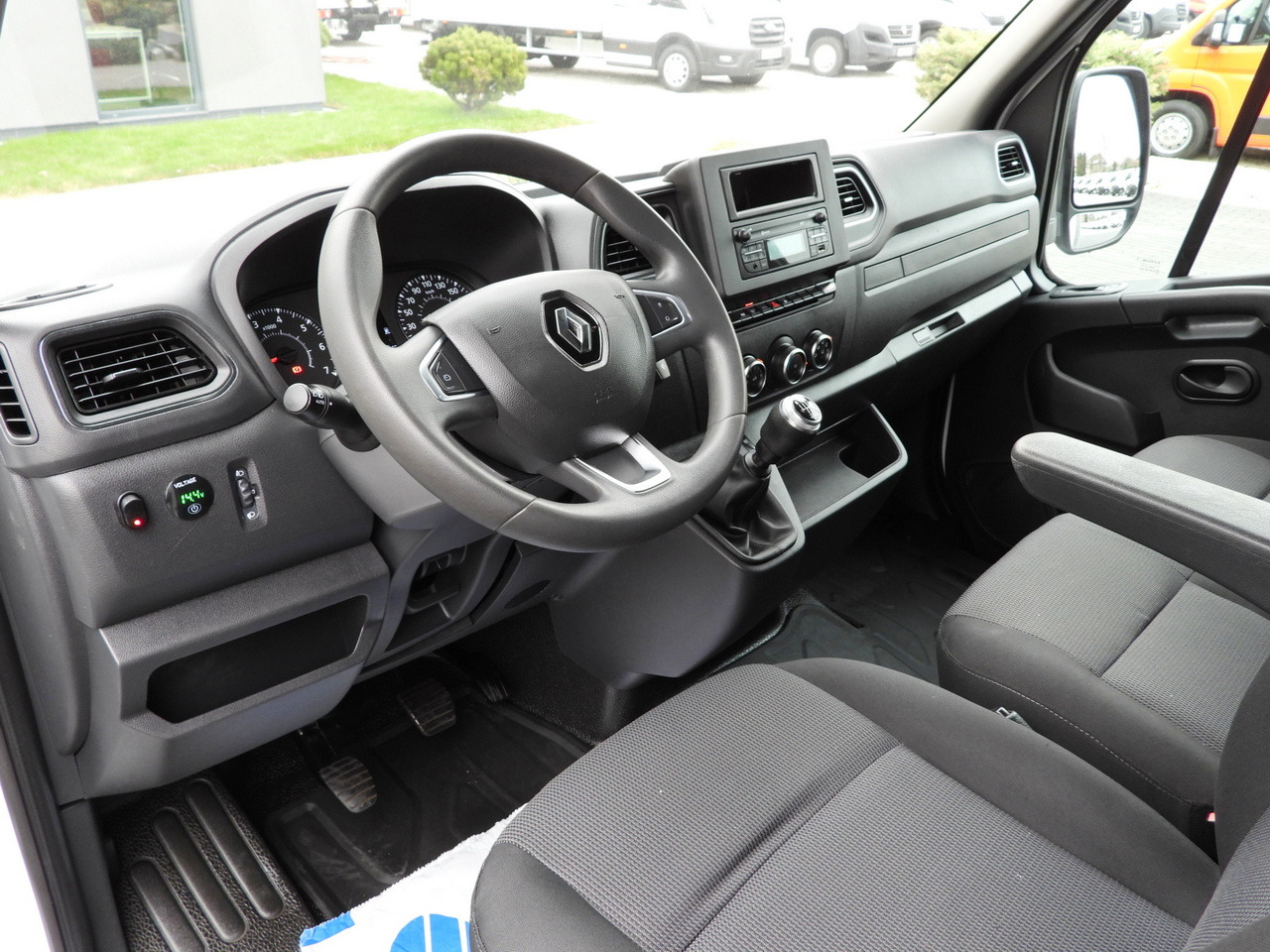 RENAULT MASTER TARPAULIN 10 PALLETS WEBASTO CRUISE CONTROL LED LIGHTS PNEUMATICS AIR CONDITIONING 165HP - Тентованный фургон: фото 2 RENAULT MASTER TARPAULIN 10 PALLETS WEBASTO CRUISE CONTROL LED LIGHTS PNEUMATICS AIR CONDITIONING 165HP - Тентованный фургон: фото 2