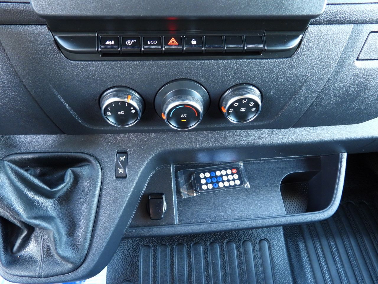 RENAULT MASTER TARPAULIN 10 PALLETS WEBASTO CRUISE CONTROL LED LIGHTS PNEUMATICS AIR CONDITIONING  165HP в лизинг RENAULT MASTER TARPAULIN 10 PALLETS WEBASTO CRUISE CONTROL LED LIGHTS PNEUMATICS AIR CONDITIONING  165HP: фото 36