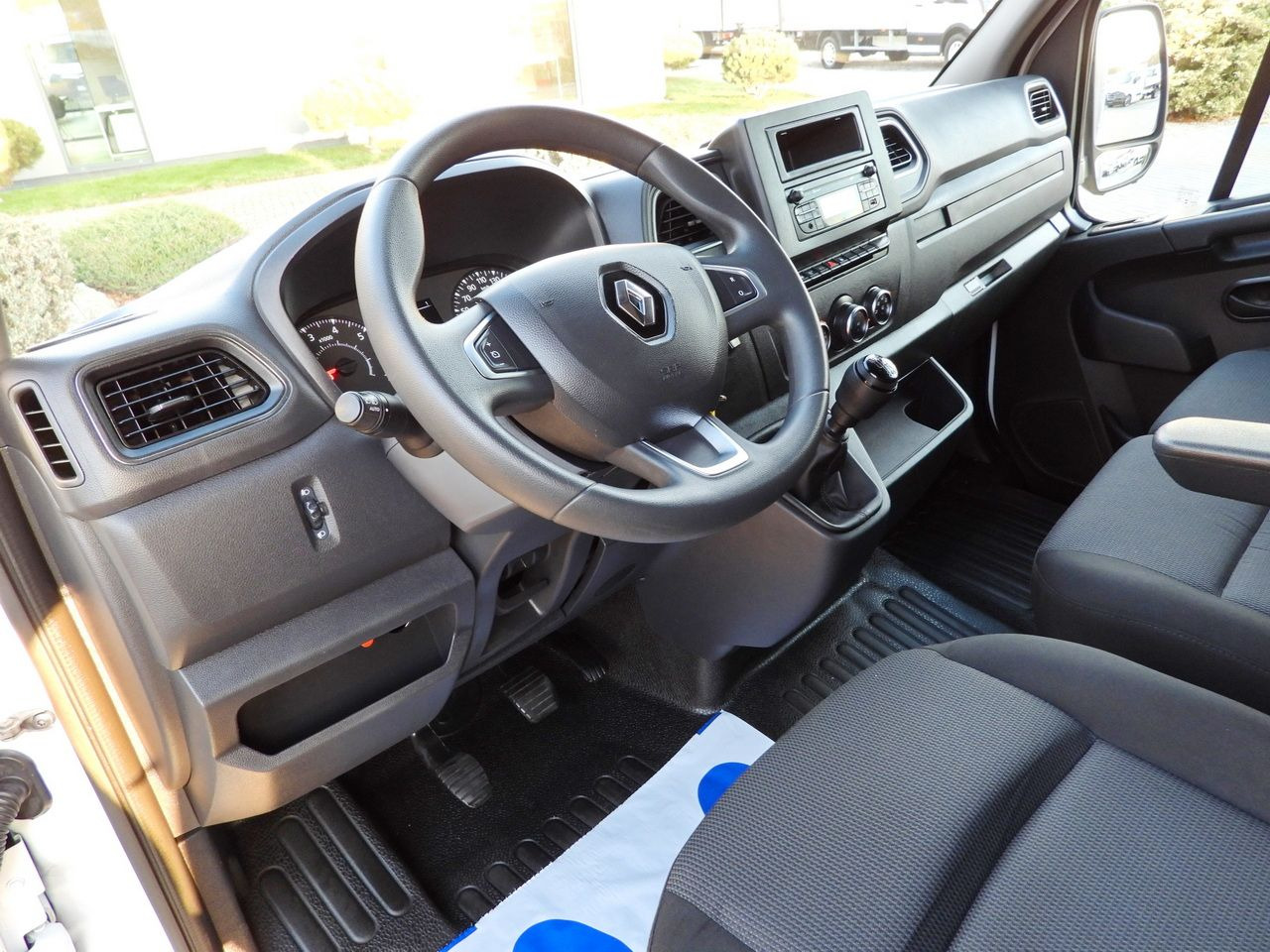 RENAULT MASTER TARPAULIN 10 PALLETS WEBASTO CRUISE CONTROL LED LIGHTS PNEUMATICS AIR CONDITIONING 165HP - Тентованный фургон: фото 2 RENAULT MASTER TARPAULIN 10 PALLETS WEBASTO CRUISE CONTROL LED LIGHTS PNEUMATICS AIR CONDITIONING 165HP - Тентованный фургон: фото 2