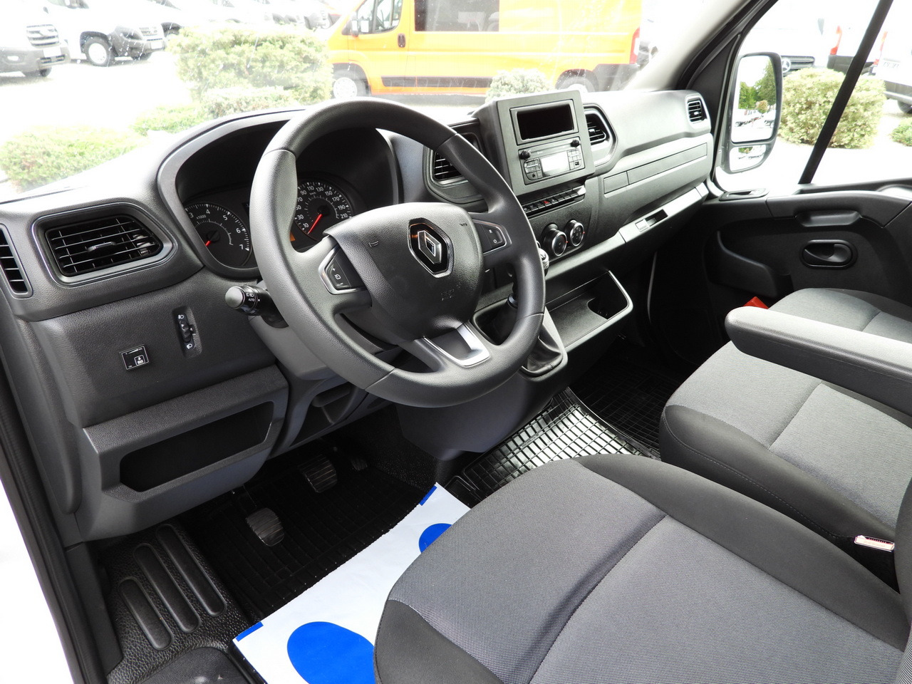 RENAULT MASTER TARPAULIN 10 PALLETS WEBASTO CRUISE CONTROL LED LIGHTS PNEUMATICS AIR CONDITIONING 165HP - Тентованный фургон: фото 2 RENAULT MASTER TARPAULIN 10 PALLETS WEBASTO CRUISE CONTROL LED LIGHTS PNEUMATICS AIR CONDITIONING 165HP - Тентованный фургон: фото 2