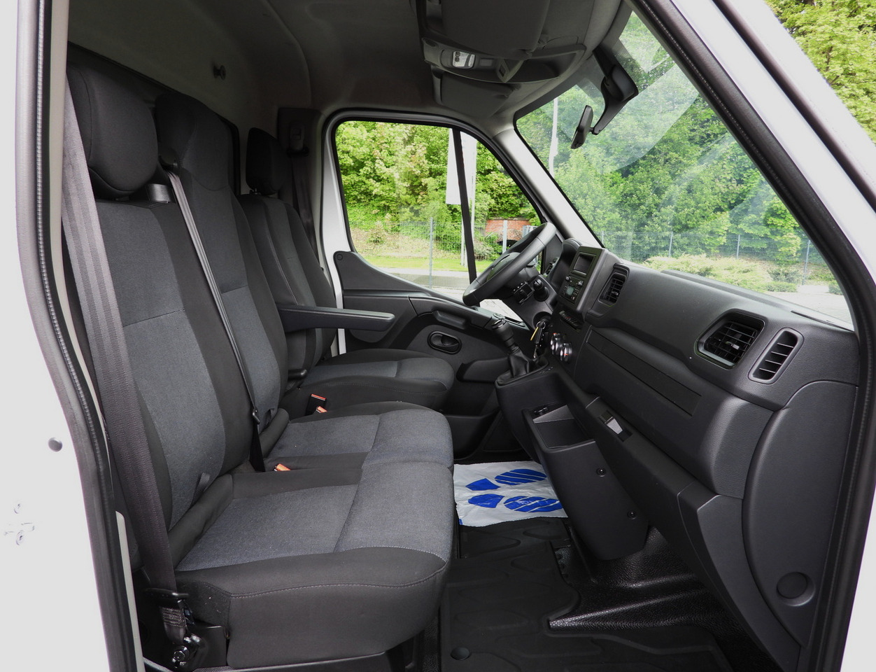 Тентованный фургон RENAULT MASTER TARPAULIN 10 PALLETS WEBASTO CRUISE CONTROL LED LIGHTS PNEUMATICS AIR CONDITIONING 165HP: фото 35 Тентованный фургон RENAULT MASTER TARPAULIN 10 PALLETS WEBASTO CRUISE CONTROL LED LIGHTS PNEUMATICS AIR CONDITIONING 165HP: фото 35