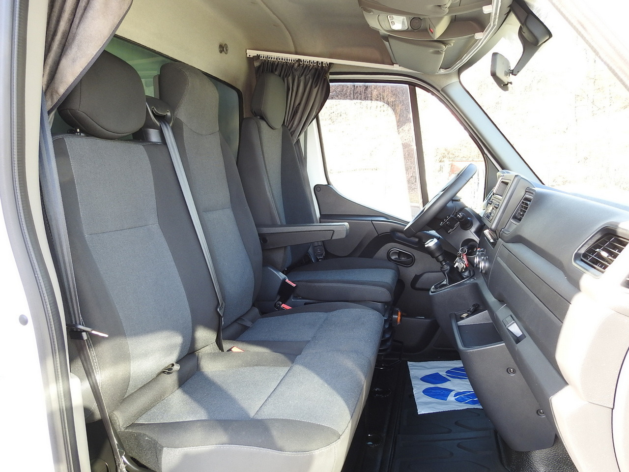 RENAULT MASTER  TARPAULIN 10 PALLETS WEBASTO CRUISE CONTROL LED LIGHTS PNEUMATICS AIR CONDITIONING  165HP в лизинг RENAULT MASTER  TARPAULIN 10 PALLETS WEBASTO CRUISE CONTROL LED LIGHTS PNEUMATICS AIR CONDITIONING  165HP: фото 39