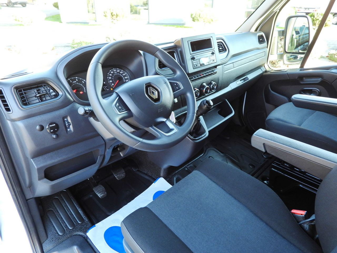 RENAULT MASTER TARPAULIN 8 PALLETS WEBASTO CRUISE CONTROL LED LIGHTS AIR CONDITIONING 165HP - Тентованный фургон: фото 2 RENAULT MASTER TARPAULIN 8 PALLETS WEBASTO CRUISE CONTROL LED LIGHTS AIR CONDITIONING 165HP - Тентованный фургон: фото 2