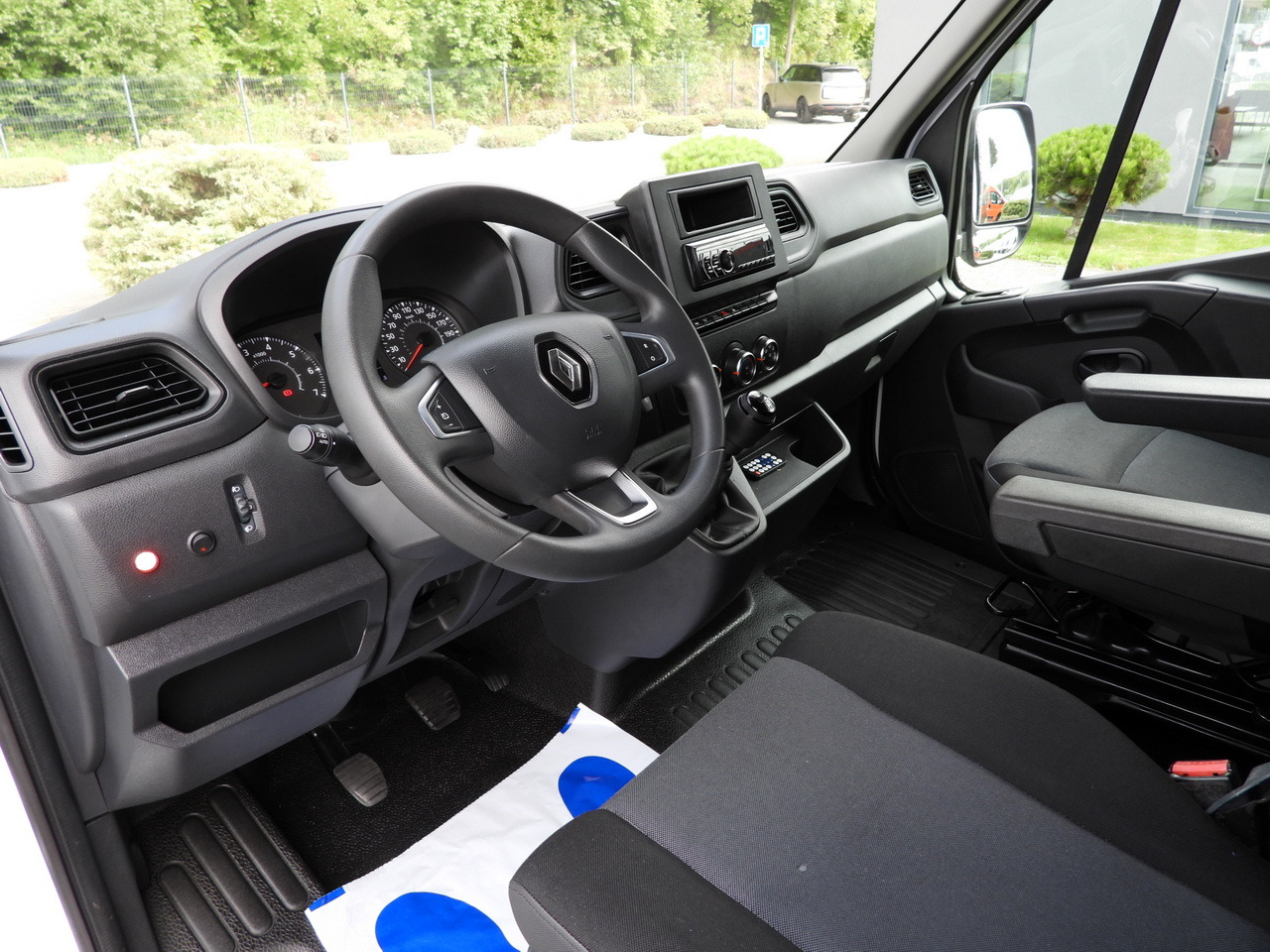 RENAULT MASTER TARPAULIN LIFT 8 PALLETS CRUISE CONTROL LED LIGHTS AIR CONDITIONING 145HP - Тентованный фургон: фото 2 RENAULT MASTER TARPAULIN LIFT 8 PALLETS CRUISE CONTROL LED LIGHTS AIR CONDITIONING 145HP - Тентованный фургон: фото 2