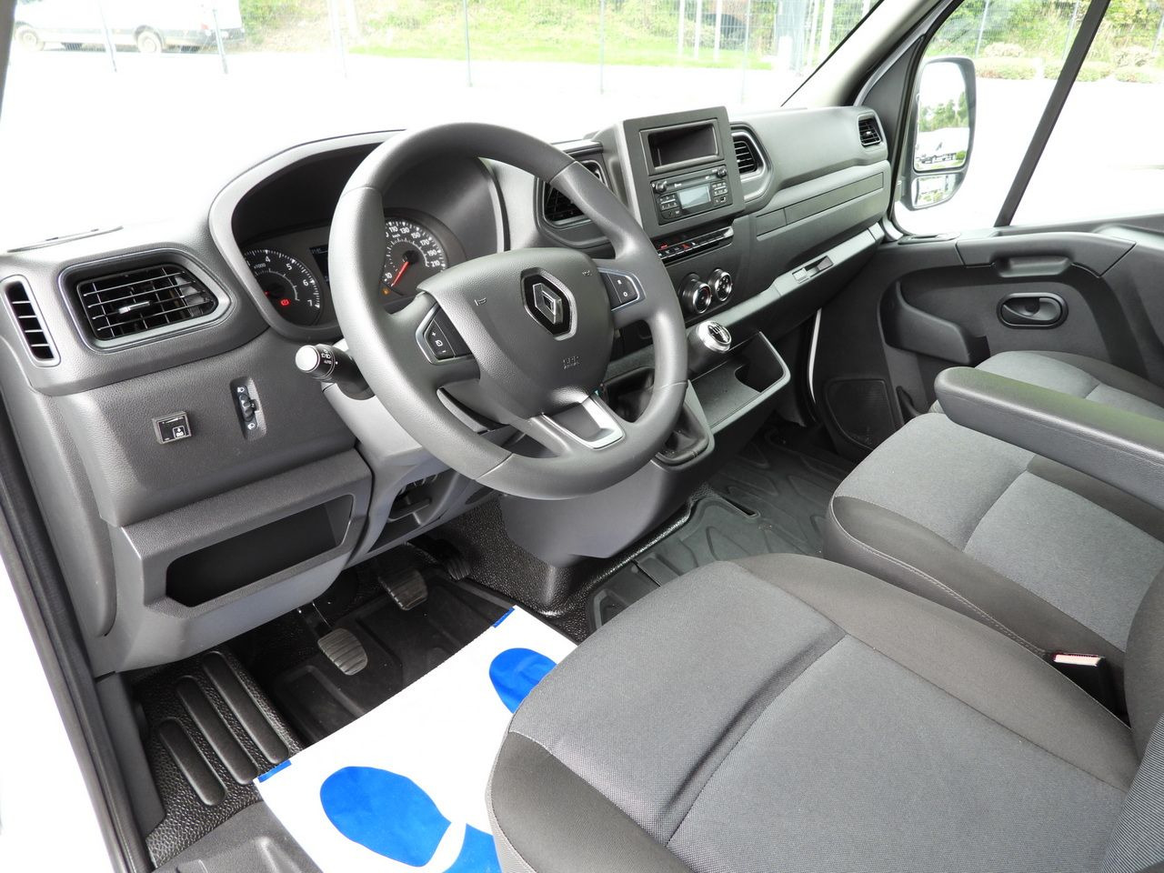 RENAULT MASTER TARPAULIN LIFT 9 PALLETS WEBASTO CRUISE CONTROL LED LIGHTS PNEUMATICS AIR CONDITIONING 165HP - Тентованный фургон: фото 2 RENAULT MASTER TARPAULIN LIFT 9 PALLETS WEBASTO CRUISE CONTROL LED LIGHTS PNEUMATICS AIR CONDITIONING 165HP - Тентованный фургон: фото 2