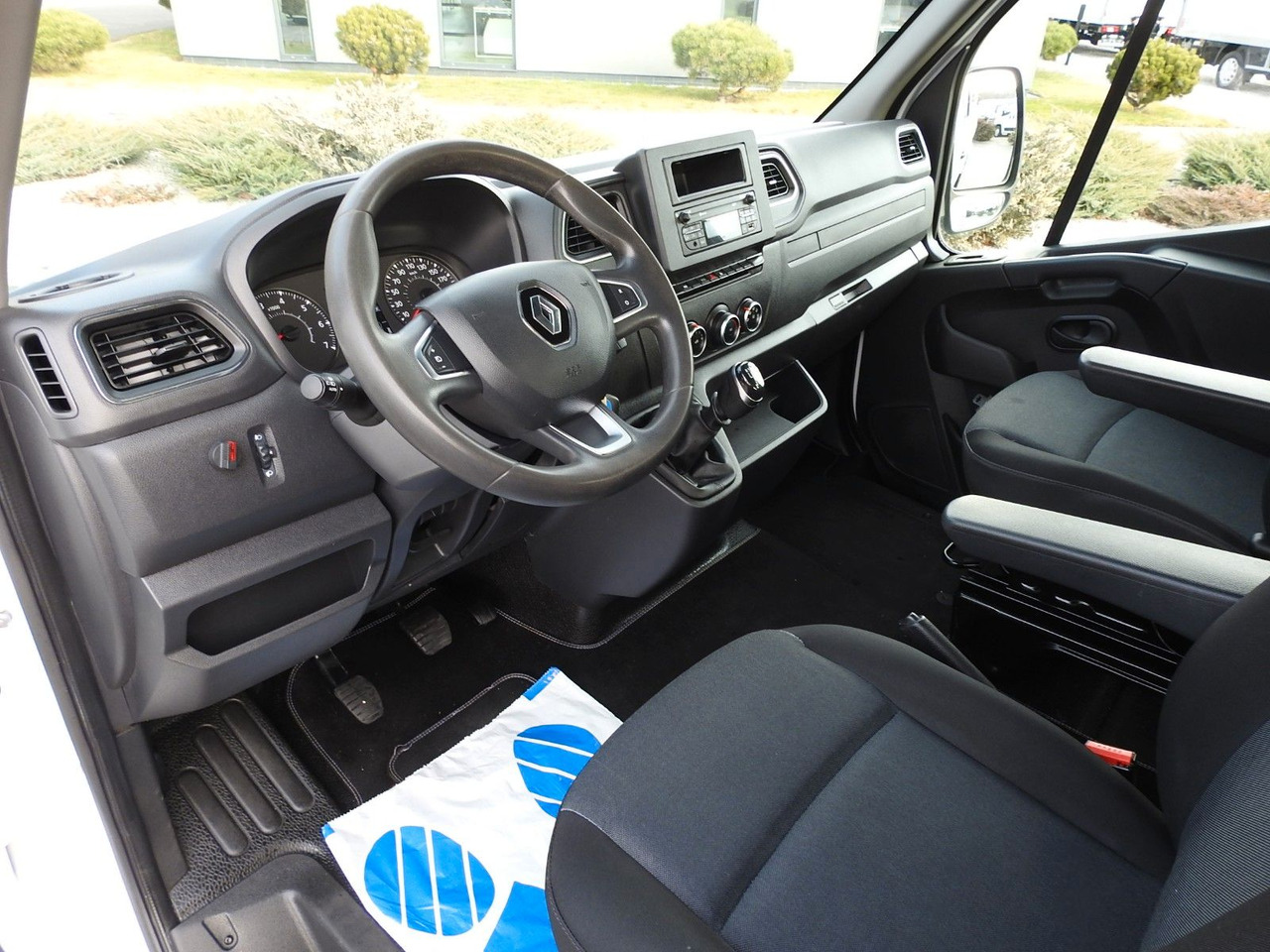 Renault MASTER KIPPER DOPPELKABINE DOKA 6 SITZE TEMPOMAT - Малотоннажный самосвал, Грузопассажирский фургон: фото 2 Renault MASTER KIPPER DOPPELKABINE DOKA 6 SITZE TEMPOMAT - Малотоннажный самосвал, Грузопассажирский фургон: фото 2