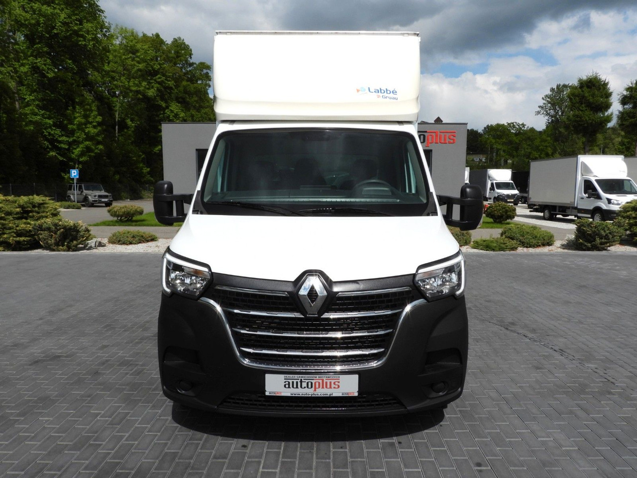 Renault MASTER KOFFER AUFZUG 8 PALETTEN TEMPOMAT A/C LED Renault MASTER KOFFER AUFZUG 8 PALETTEN TEMPOMAT A/C LED - Фургон с закрытым кузовом: фото 5 Renault MASTER KOFFER AUFZUG 8 PALETTEN TEMPOMAT A/C LED Renault MASTER KOFFER AUFZUG 8 PALETTEN TEMPOMAT A/C LED - Фургон с закрытым кузовом: фото 5