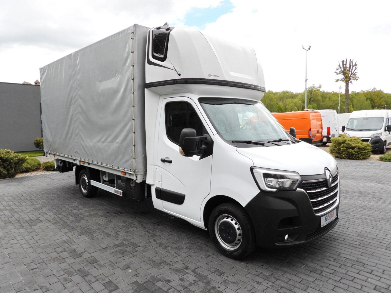 Renault MASTER PRITSCHE PLANE 10 PALETTEN WEBASTO A/C - Тентованный фургон: фото 4 Renault MASTER PRITSCHE PLANE 10 PALETTEN WEBASTO A/C - Тентованный фургон: фото 4