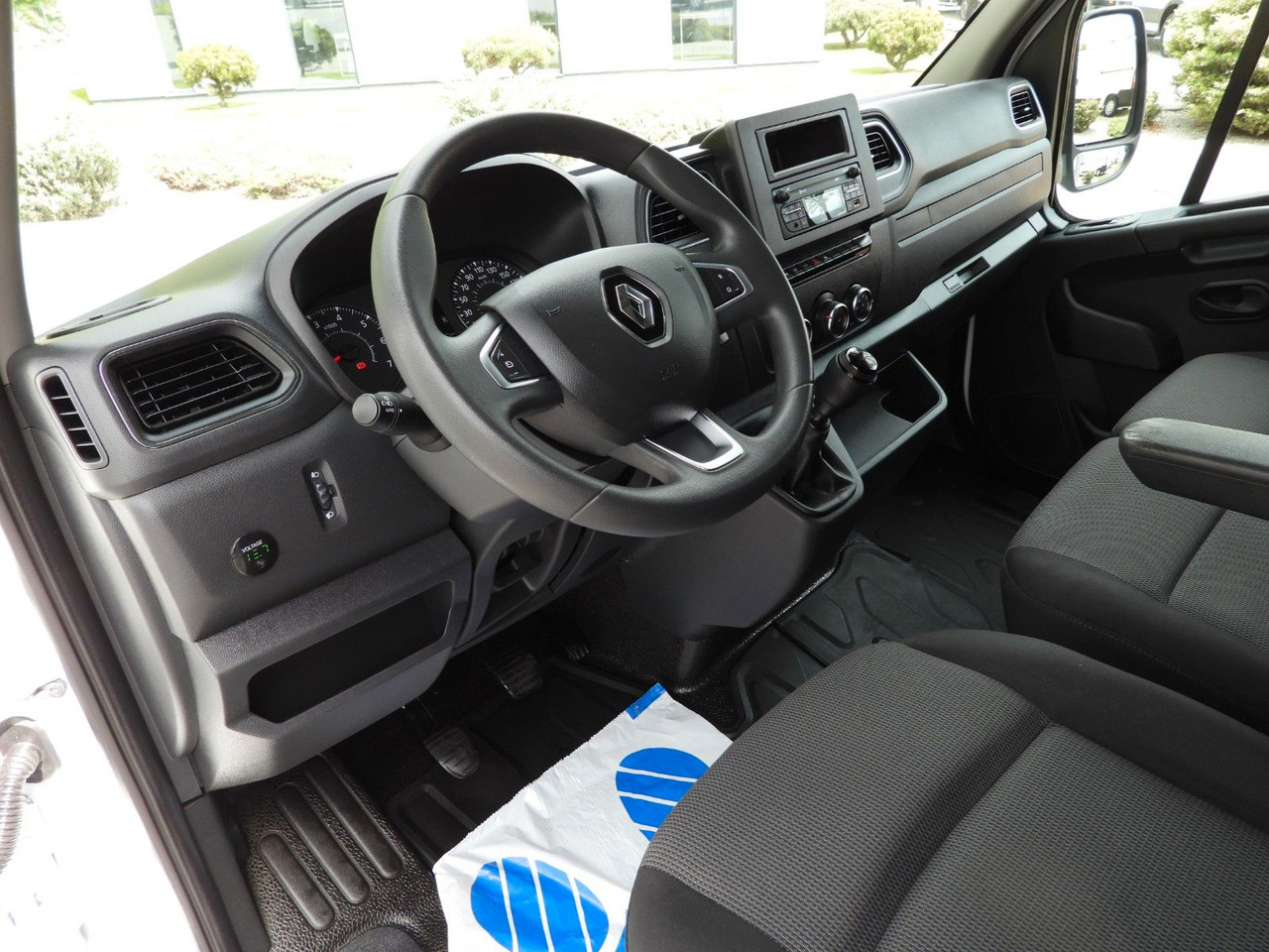 Renault MASTER PRITSCHE PLANE 10 PALETTEN WEBASTO A/C - Тентованный фургон: фото 2 Renault MASTER PRITSCHE PLANE 10 PALETTEN WEBASTO A/C - Тентованный фургон: фото 2