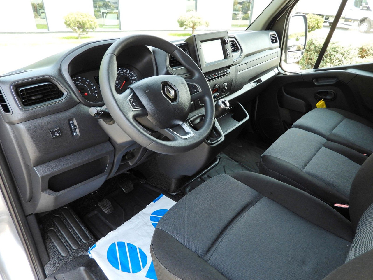Renault MASTER PRITSCHE PLANE 10 PALETTEN WEBASTO A/C - Тентованный фургон: фото 2 Renault MASTER PRITSCHE PLANE 10 PALETTEN WEBASTO A/C - Тентованный фургон: фото 2