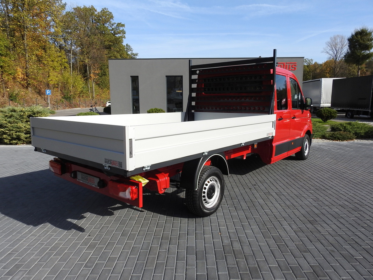 VOLKSWAGEN CRAFTER STAKE BODY DOUBLE CABIN DOKA 7 SEATS AIR CONDITIONING 140HP - Малотоннажный бортовой грузовик: фото 3 VOLKSWAGEN CRAFTER STAKE BODY DOUBLE CABIN DOKA 7 SEATS AIR CONDITIONING 140HP - Малотоннажный бортовой грузовик: фото 3