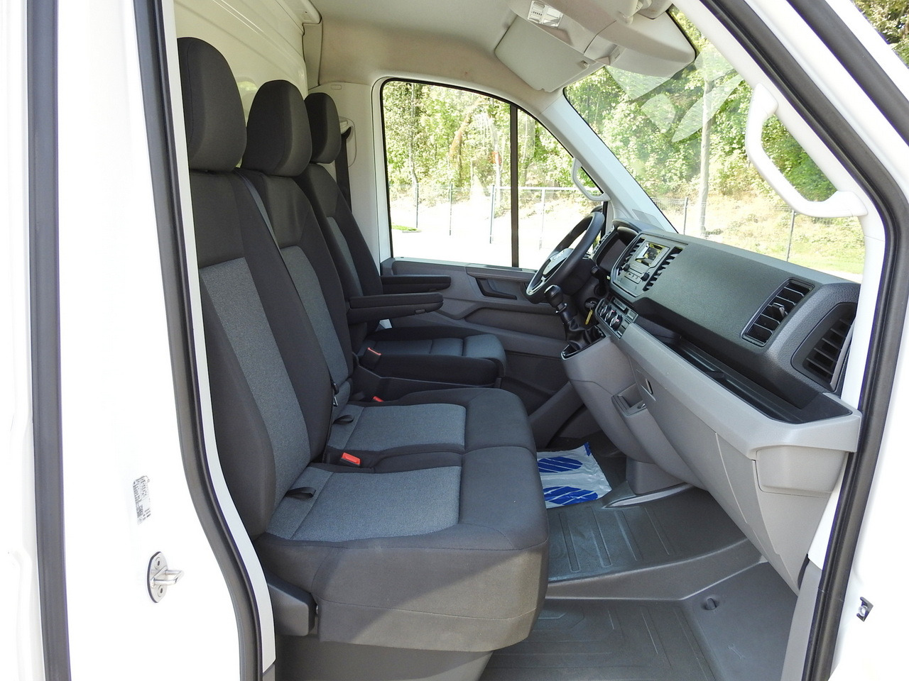 Тентованный фургон VOLKSWAGEN CRAFTER TARPAULIN 10 PALLETS WEBASTO CRUISE CONTROL AIR CONDITIONING LED LIGHTS  180HP: фото 37