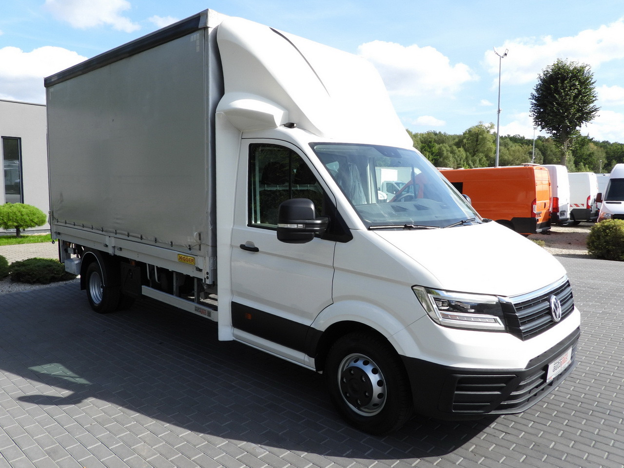 VOLKSWAGEN CRAFTER TARPAULIN LIFT 8 PALLETS CRUISE CONTROL LED LIGHTS TWIN WHEELS AIR CONDITIONING 180HP - Тентованный фургон: фото 4 VOLKSWAGEN CRAFTER TARPAULIN LIFT 8 PALLETS CRUISE CONTROL LED LIGHTS TWIN WHEELS AIR CONDITIONING 180HP - Тентованный фургон: фото 4