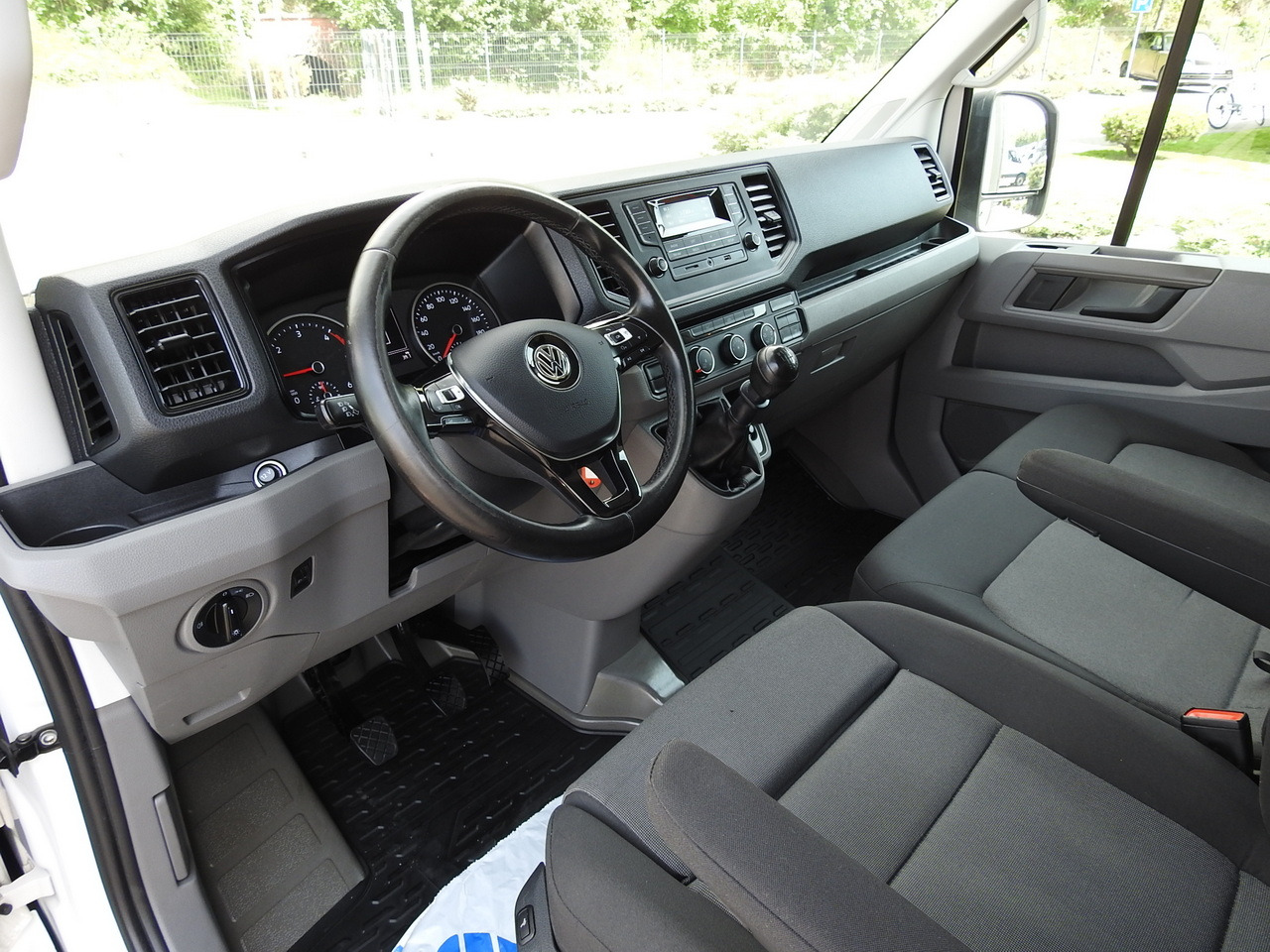 VOLKSWAGEN CRAFTER TARPAULIN LIFT 8 PALLETS WEBASTO CRUISE CONTROL 180HP - Тентованный фургон: фото 2 VOLKSWAGEN CRAFTER TARPAULIN LIFT 8 PALLETS WEBASTO CRUISE CONTROL 180HP - Тентованный фургон: фото 2