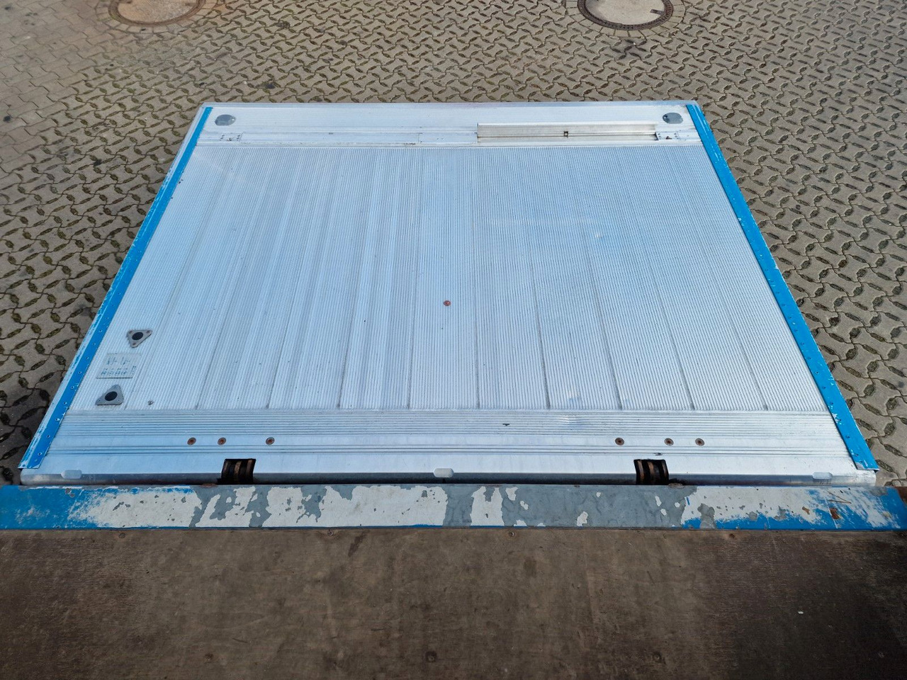 Грузовик с закрытым кузовом Iveco Eurocargo 100E22 / Ladebordwand / 3 Sitzen: фото 15