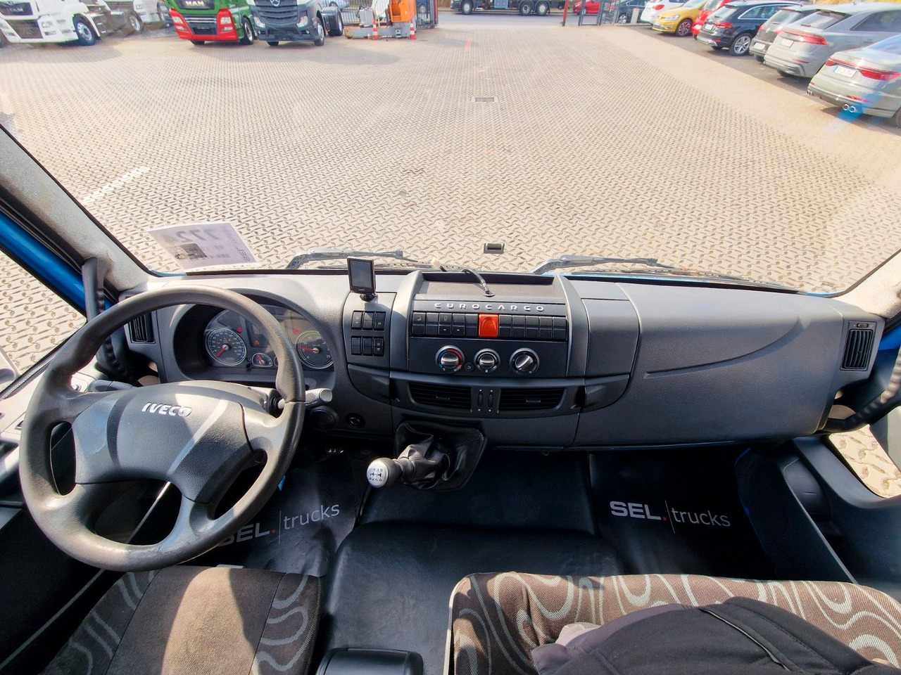 Грузовик с закрытым кузовом Iveco Eurocargo 100E22 / Ladebordwand / 3 Sitzen: фото 38