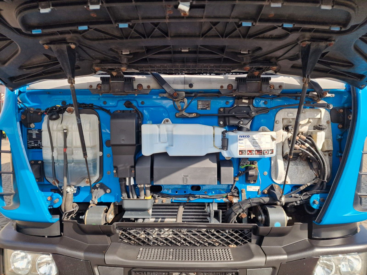 Грузовик с закрытым кузовом Iveco Eurocargo 100E22 / Ladebordwand / 3 Sitzen: фото 31