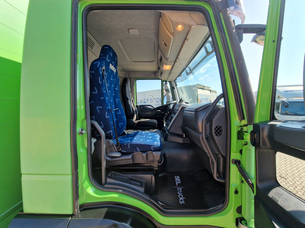Грузовик с закрытым кузовом Iveco Stralis 360 / Ladebordwand: фото 19