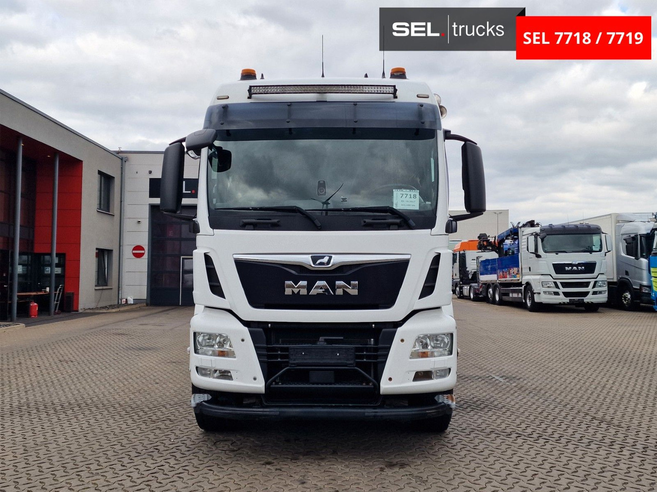 MAN TGS 35.500.8X2-6 BL / Silosteller / Lenkachse - Самосвал: фото 2 MAN TGS 35.500.8X2-6 BL / Silosteller / Lenkachse - Самосвал: фото 2