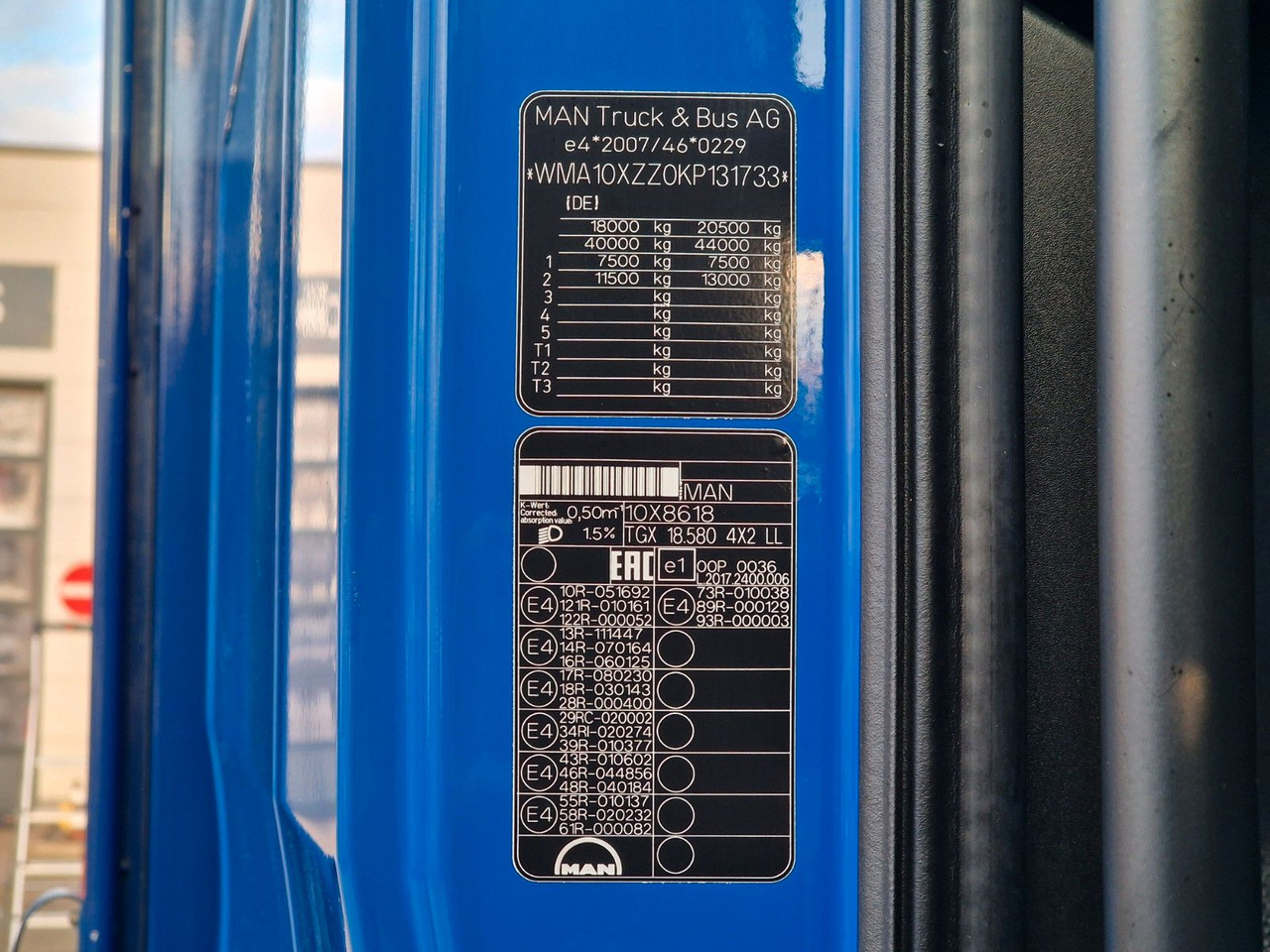 Тентованный грузовик MAN TGX 18.580 4X2 LL/ Intarder/Aluklappen/Durchlade: фото 11 Тентованный грузовик MAN TGX 18.580 4X2 LL/ Intarder/Aluklappen/Durchlade: фото 11