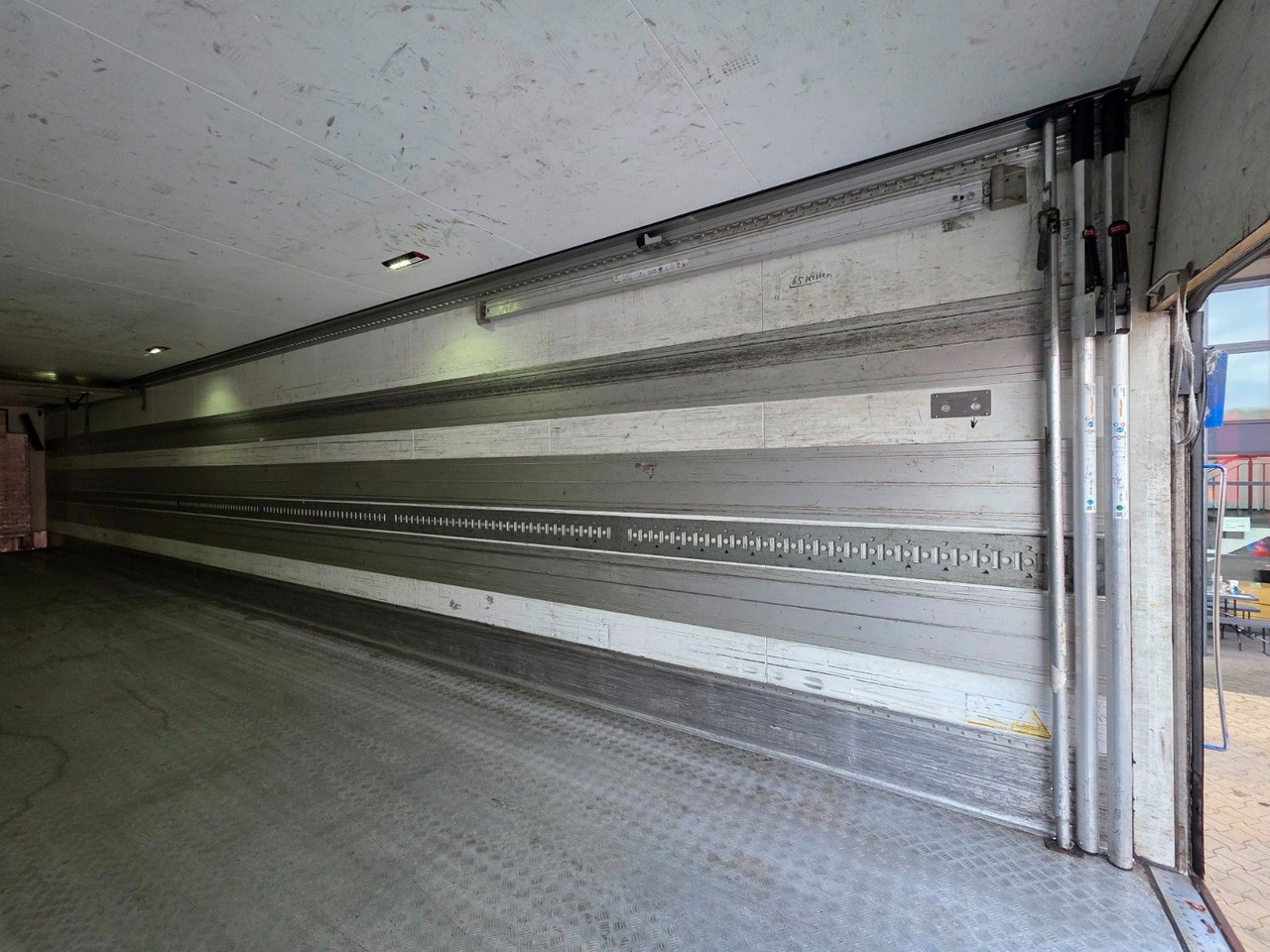 Полуприцеп-рефрижератор Schmitz Cargobull SKO 20/LZG 13.45 FP45 COOL / Thermo King SLX 100: фото 14 Полуприцеп-рефрижератор Schmitz Cargobull SKO 20/LZG 13.45 FP45 COOL / Thermo King SLX 100: фото 14