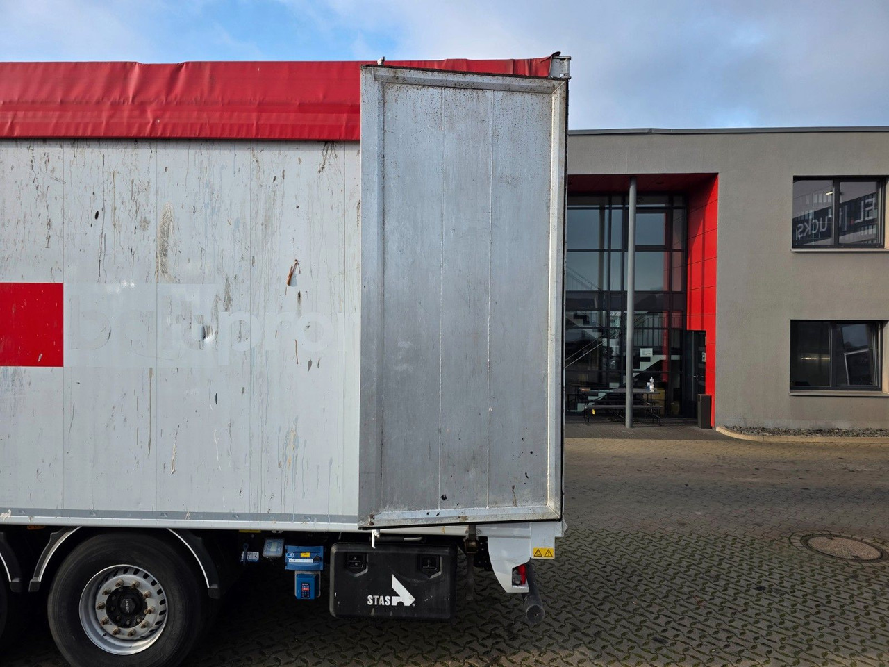 Полуприцеп с подвижным полом Stas S300ZX /ADR Typ EX II, FL, OX, AT / 2 Liftachsen: фото 16 Полуприцеп с подвижным полом Stas S300ZX /ADR Typ EX II, FL, OX, AT / 2 Liftachsen: фото 16