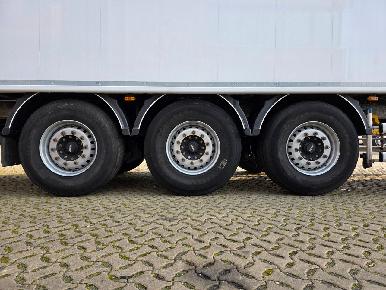 Полуприцеп с подвижным полом Stas S300ZX /ADR Typ EX II, FL, OX, AT / 2 Liftachsen: фото 37 Полуприцеп с подвижным полом Stas S300ZX /ADR Typ EX II, FL, OX, AT / 2 Liftachsen: фото 37