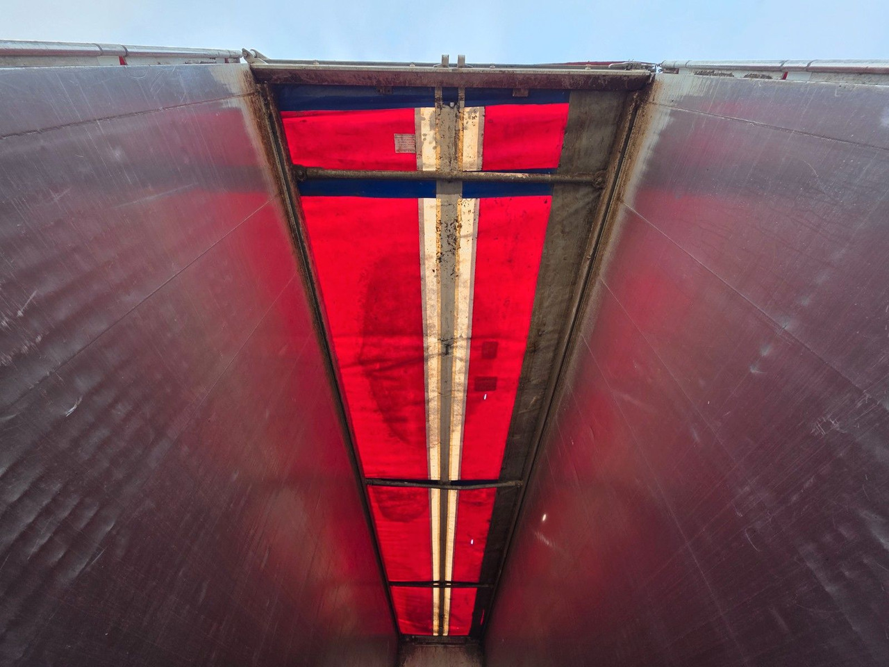 Полуприцеп с подвижным полом Stas S300ZX /ADR Typ EX II, FL, OX, AT / 2 Liftachsen: фото 11 Полуприцеп с подвижным полом Stas S300ZX /ADR Typ EX II, FL, OX, AT / 2 Liftachsen: фото 11