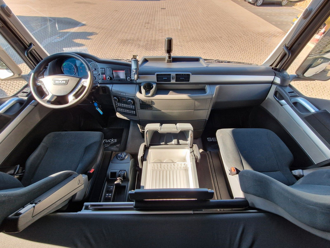 Тягач MAN TGX 18.400 4X2 LLS-U / ZF Intarder / HUBKUPPLUNG: фото 22 Тягач MAN TGX 18.400 4X2 LLS-U / ZF Intarder / HUBKUPPLUNG: фото 22