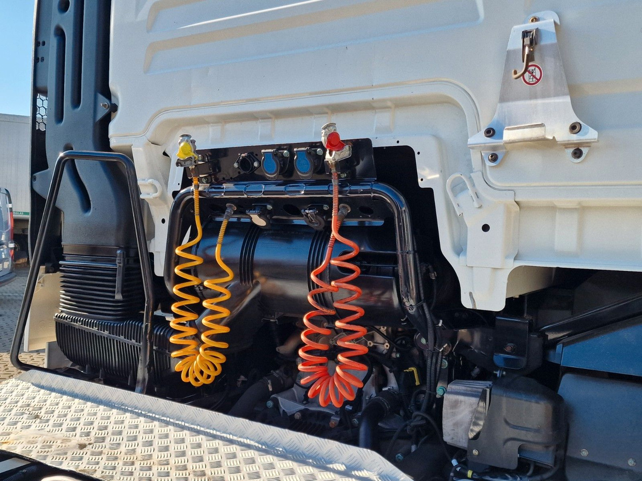 Тягач MAN TGX 18.400 4X2 LLS-U / ZF Intarder / HUBKUPPLUNG: фото 11 Тягач MAN TGX 18.400 4X2 LLS-U / ZF Intarder / HUBKUPPLUNG: фото 11