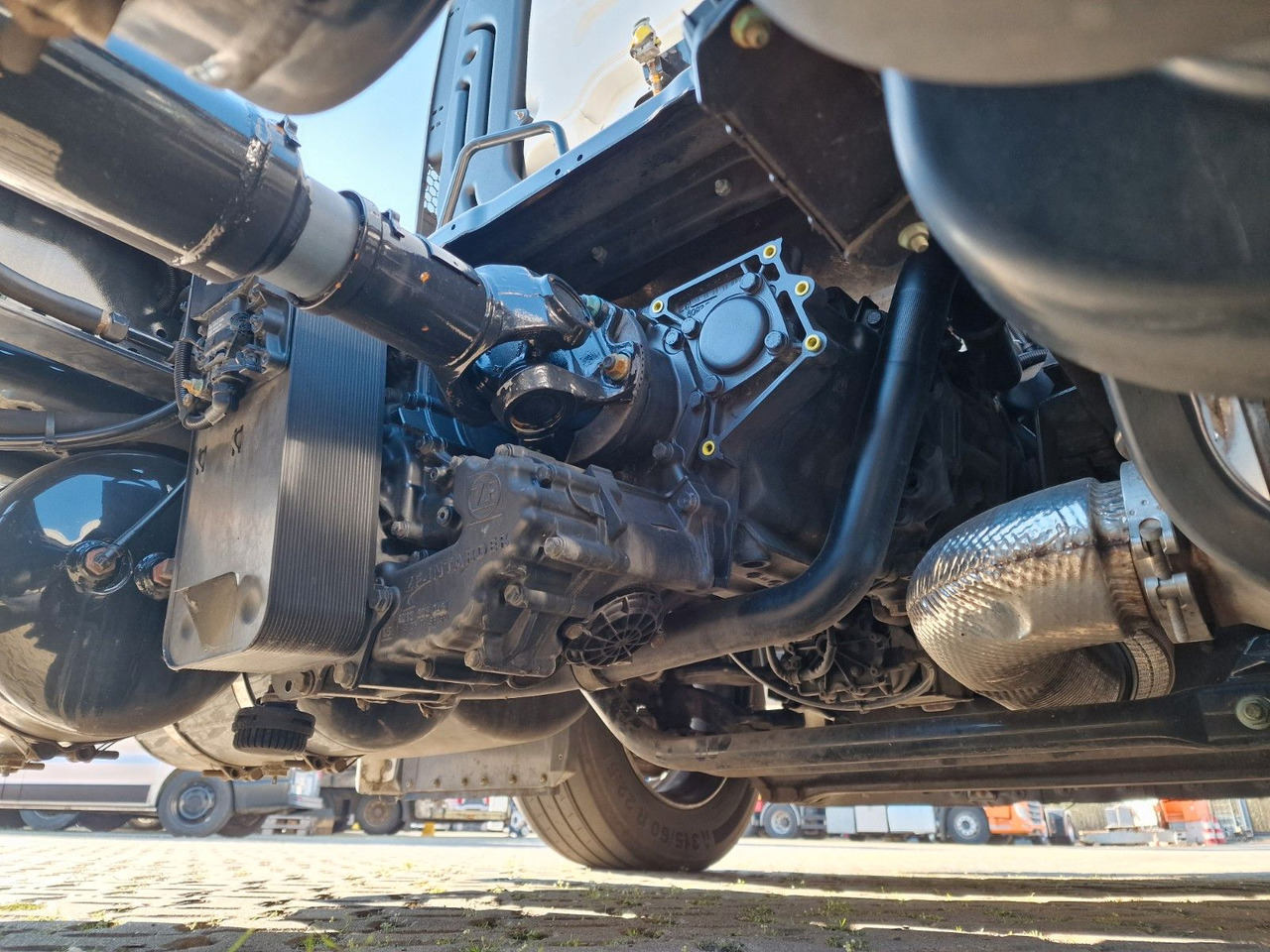 Тягач MAN TGX 18.400 4X2 LLS-U / ZF Intarder / HUBKUPPLUNG: фото 12 Тягач MAN TGX 18.400 4X2 LLS-U / ZF Intarder / HUBKUPPLUNG: фото 12