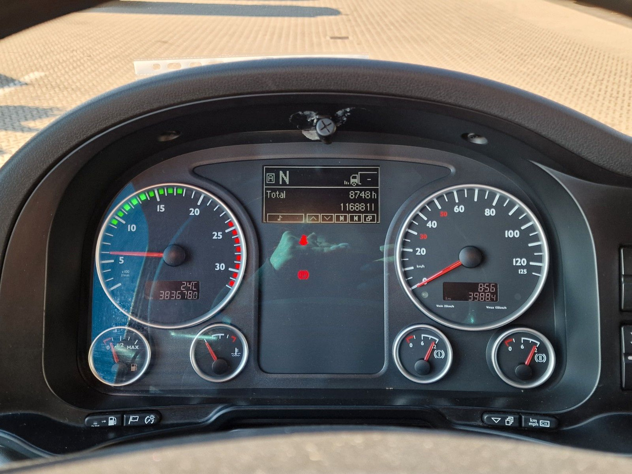 Тягач MAN TGX 18.400 4X2 LLS-U / ZF Intarder / HUBKUPPLUNG: фото 24 Тягач MAN TGX 18.400 4X2 LLS-U / ZF Intarder / HUBKUPPLUNG: фото 24