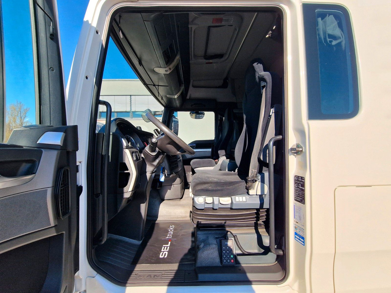 Тягач MAN TGX 18.400 4X2 LLS-U / ZF Intarder / HUBKUPPLUNG: фото 15 Тягач MAN TGX 18.400 4X2 LLS-U / ZF Intarder / HUBKUPPLUNG: фото 15