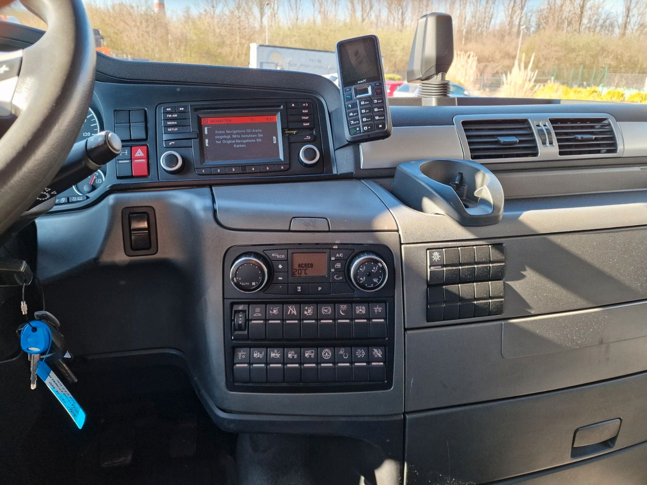 Тягач MAN TGX 18.400 4X2 LLS-U / ZF Intarder / HUBKUPPLUNG: фото 25 Тягач MAN TGX 18.400 4X2 LLS-U / ZF Intarder / HUBKUPPLUNG: фото 25