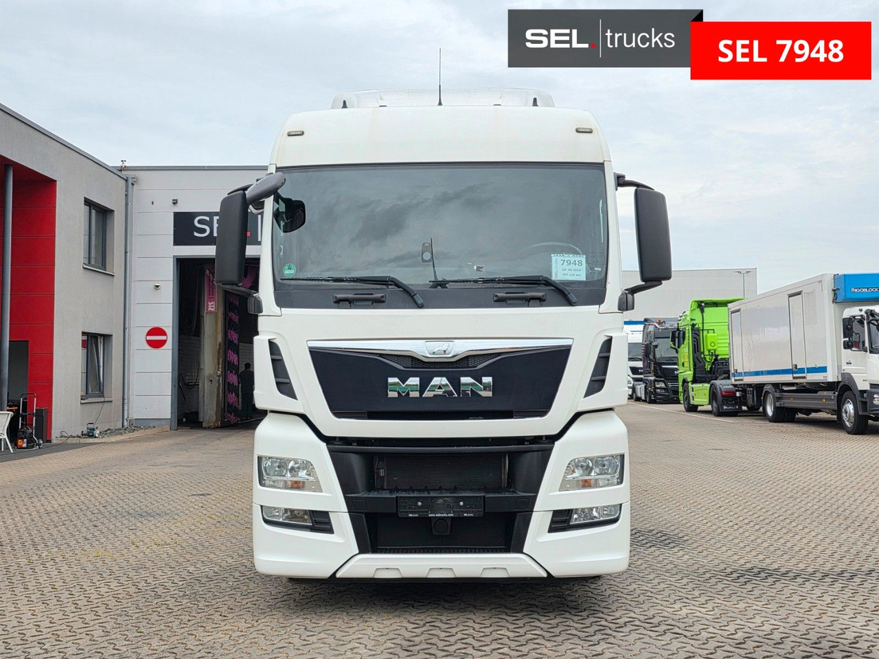 MAN TGX 18.400 4X2 LLS-U / ZF Intarder / LOW KM !! - Тягач: фото 2 MAN TGX 18.400 4X2 LLS-U / ZF Intarder / LOW KM !! - Тягач: фото 2