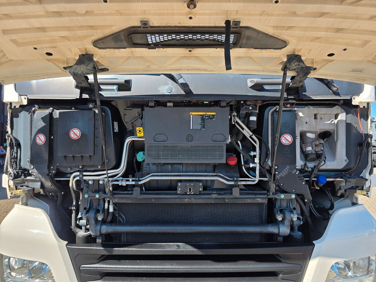 Тягач MAN TGX 18.460 4x2 LLS-U / Retarder / ADR AT: фото 14 Тягач MAN TGX 18.460 4x2 LLS-U / Retarder / ADR AT: фото 14