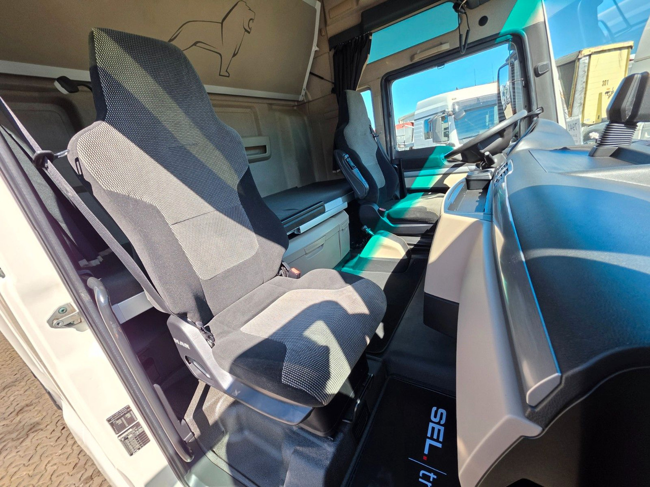 Тягач MAN TGX 18.460 4x2 LLS-U / Retarder / ADR AT: фото 19 Тягач MAN TGX 18.460 4x2 LLS-U / Retarder / ADR AT: фото 19