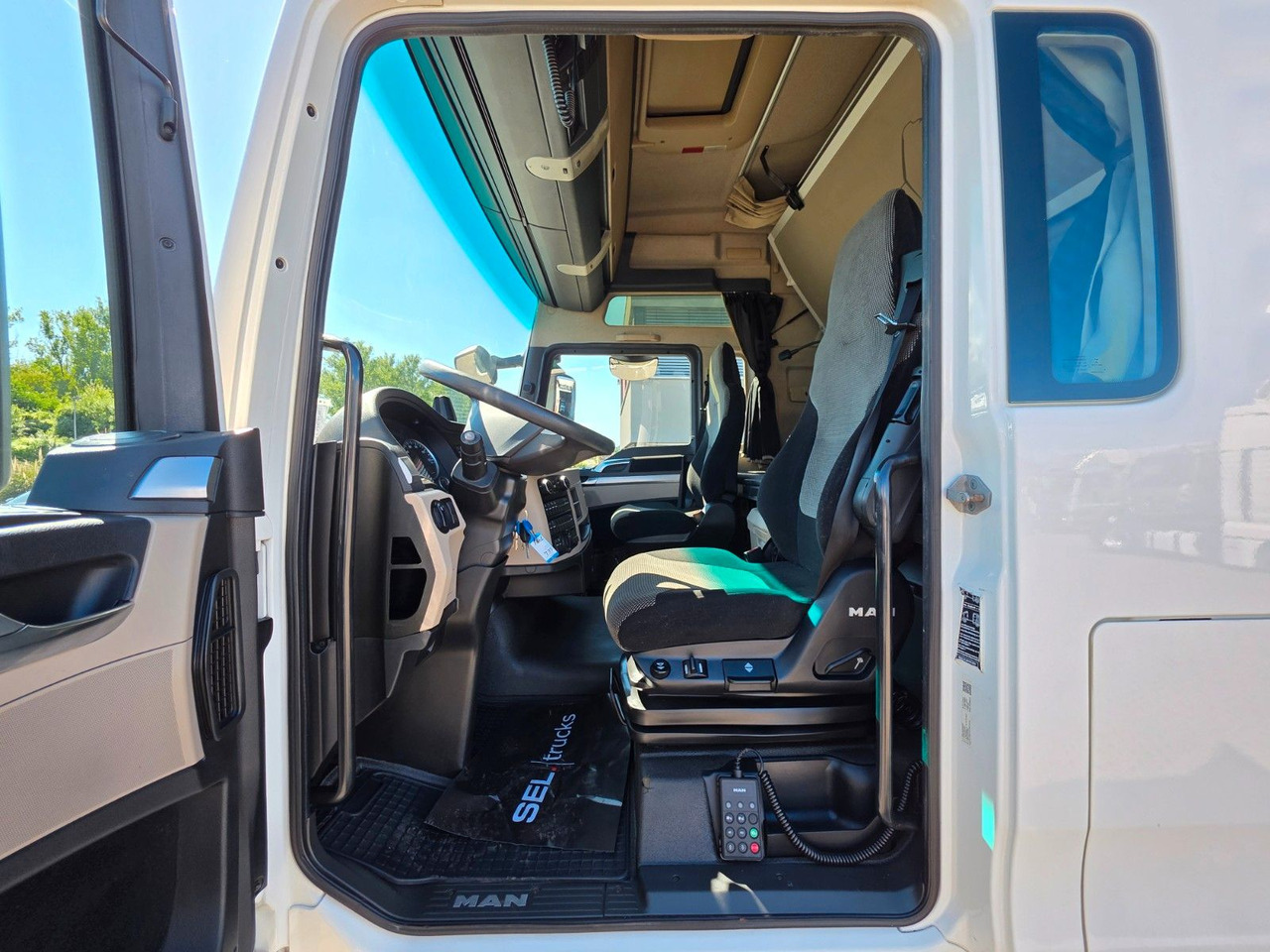 Тягач MAN TGX 18.460 4x2 LLS-U / Retarder / ADR AT: фото 16 Тягач MAN TGX 18.460 4x2 LLS-U / Retarder / ADR AT: фото 16