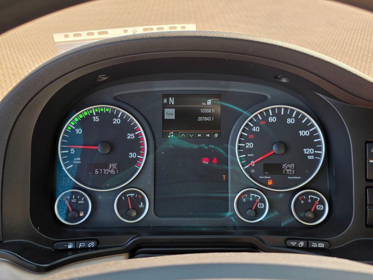 Тягач MAN TGX 18.460 4x2 LLS-U / Retarder / ADR AT: фото 23 Тягач MAN TGX 18.460 4x2 LLS-U / Retarder / ADR AT: фото 23